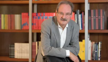 Noticia _a.segura_reelegido_presidente_de_cidob