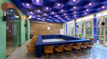 Sala del edificio de CIDOB